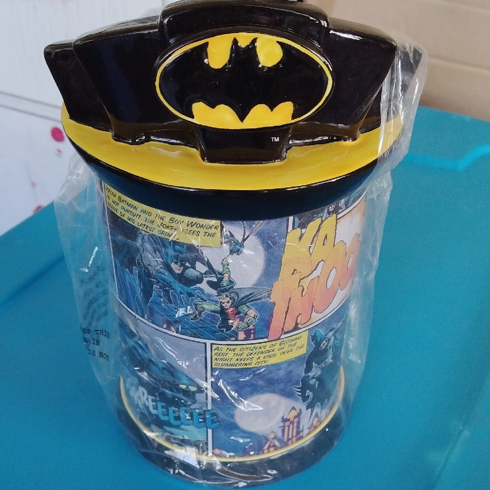 Batman Comic Limited Edition Ceramic Top Themed Container. New